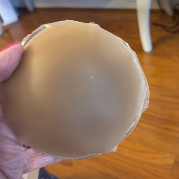 Dark tan Seamless Silicone Nipple Covers in nice discreet box - Picture 2 of 9